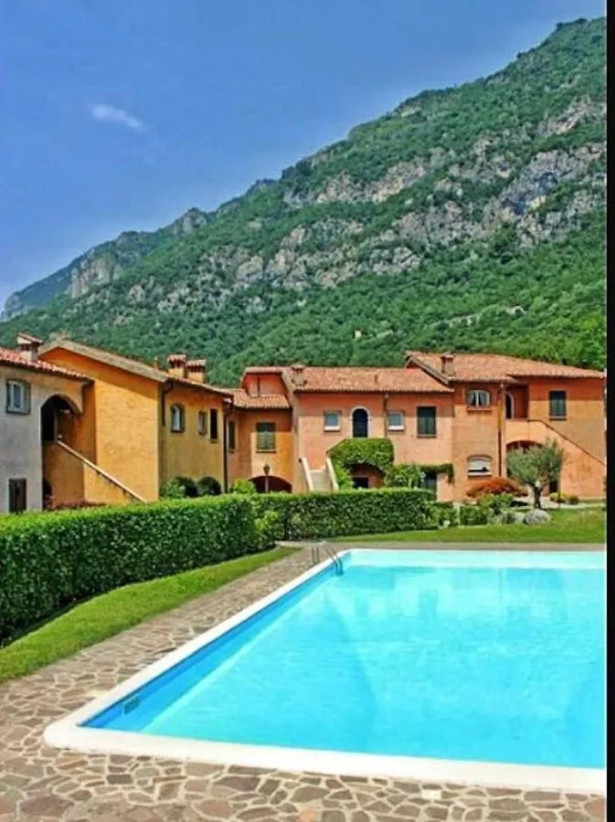 Apartment Residence I Prati Di Giussana Lierna Italy