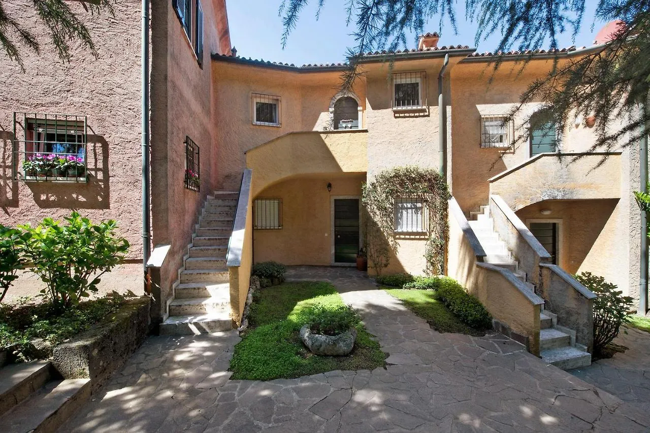 Residence I Prati Di Giussana Lierna Italy