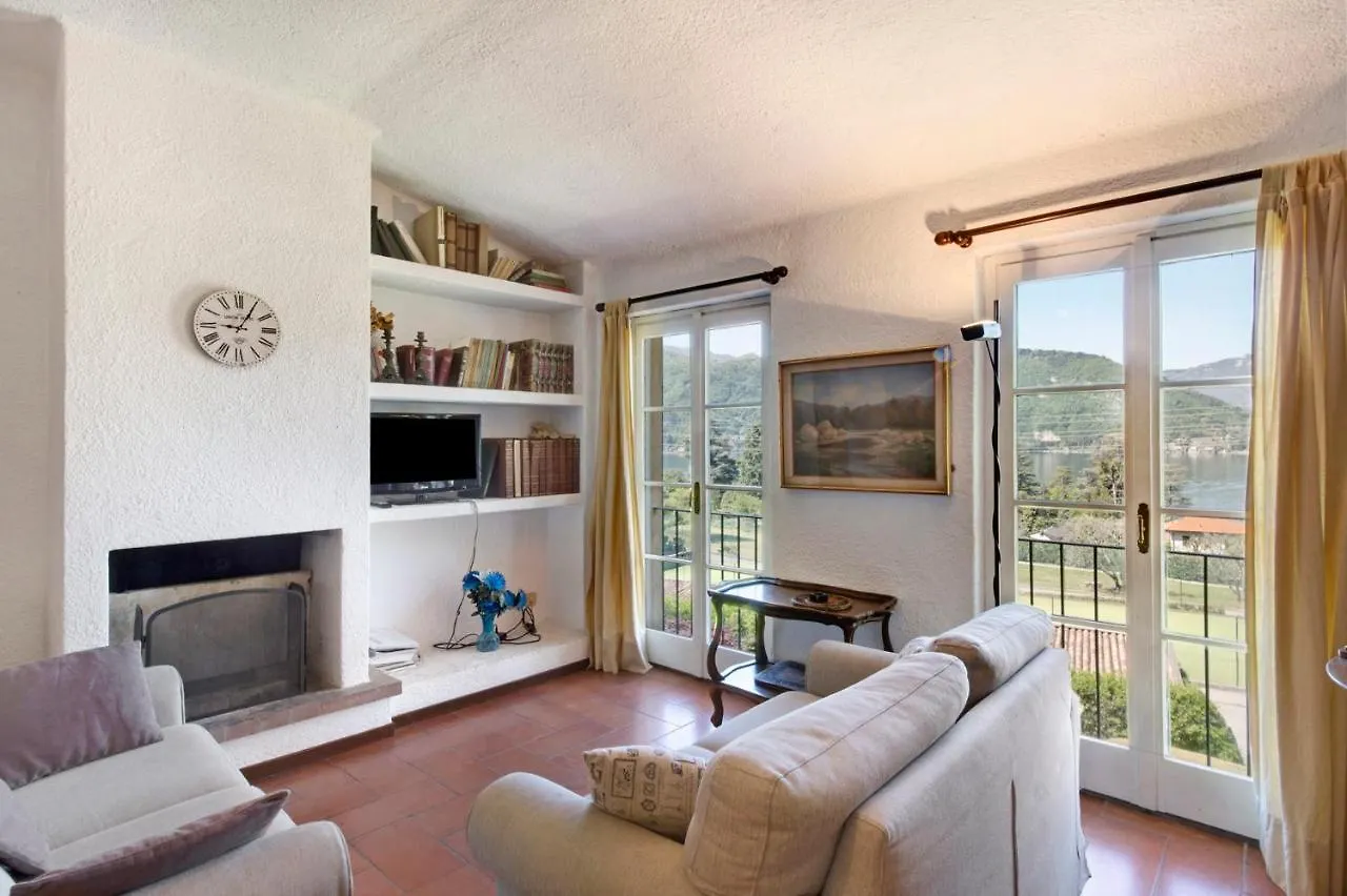 Residence I Prati Di Giussana Lierna 0*,